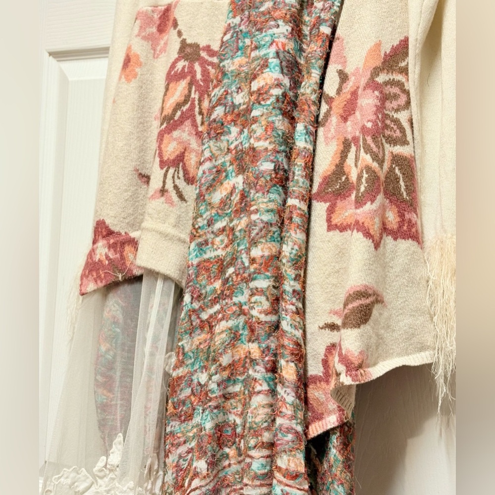 Cream and Floral Patchwork tunic with Feather Details - Picture 6 of 8